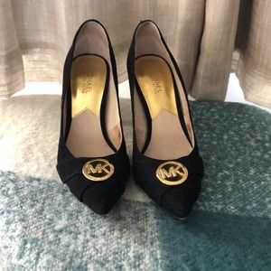 Michael Kors black suede pumps sz 7 1/2